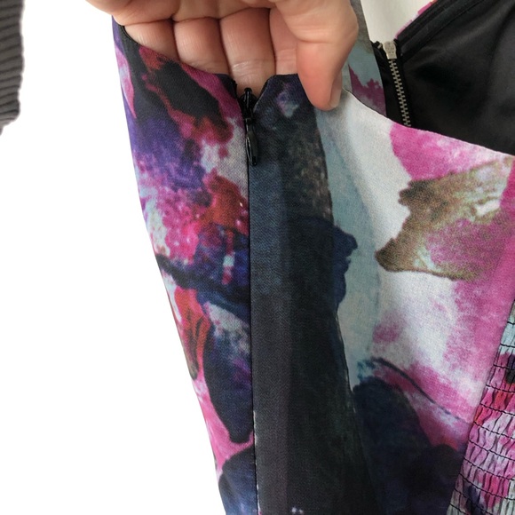 Gorgeous Guess Floral Corset Dress Size 8 Fits S-M - Picture 4 of 7